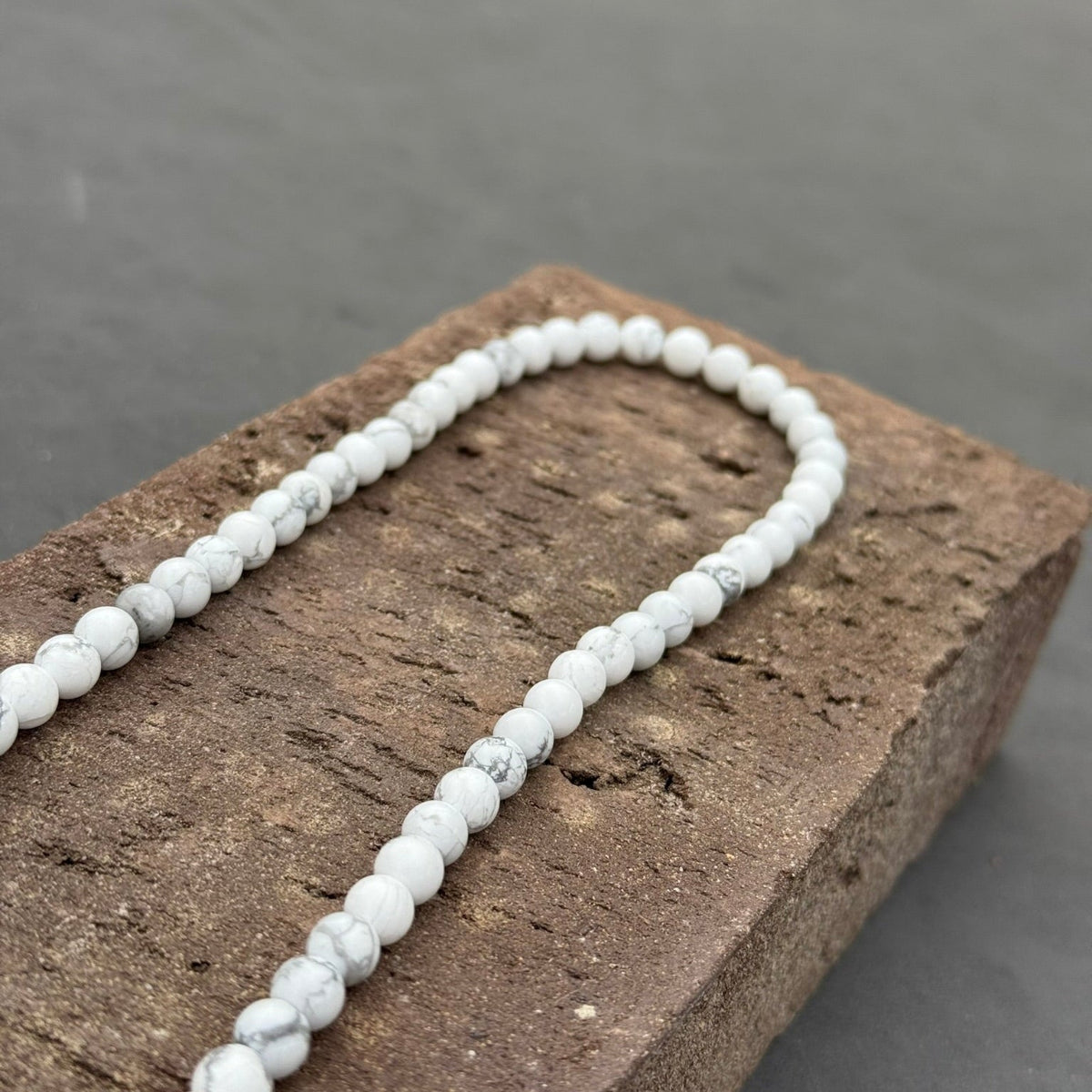 Ivory Veins Necklace (6mm)