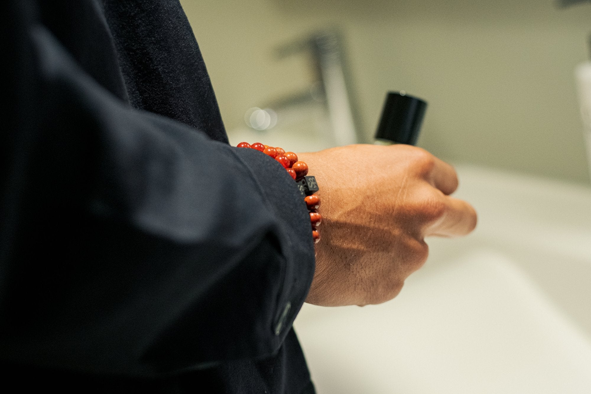 Carneool Armband: De Warme Oranje-Rode Steen voor een Mannelijke Stack