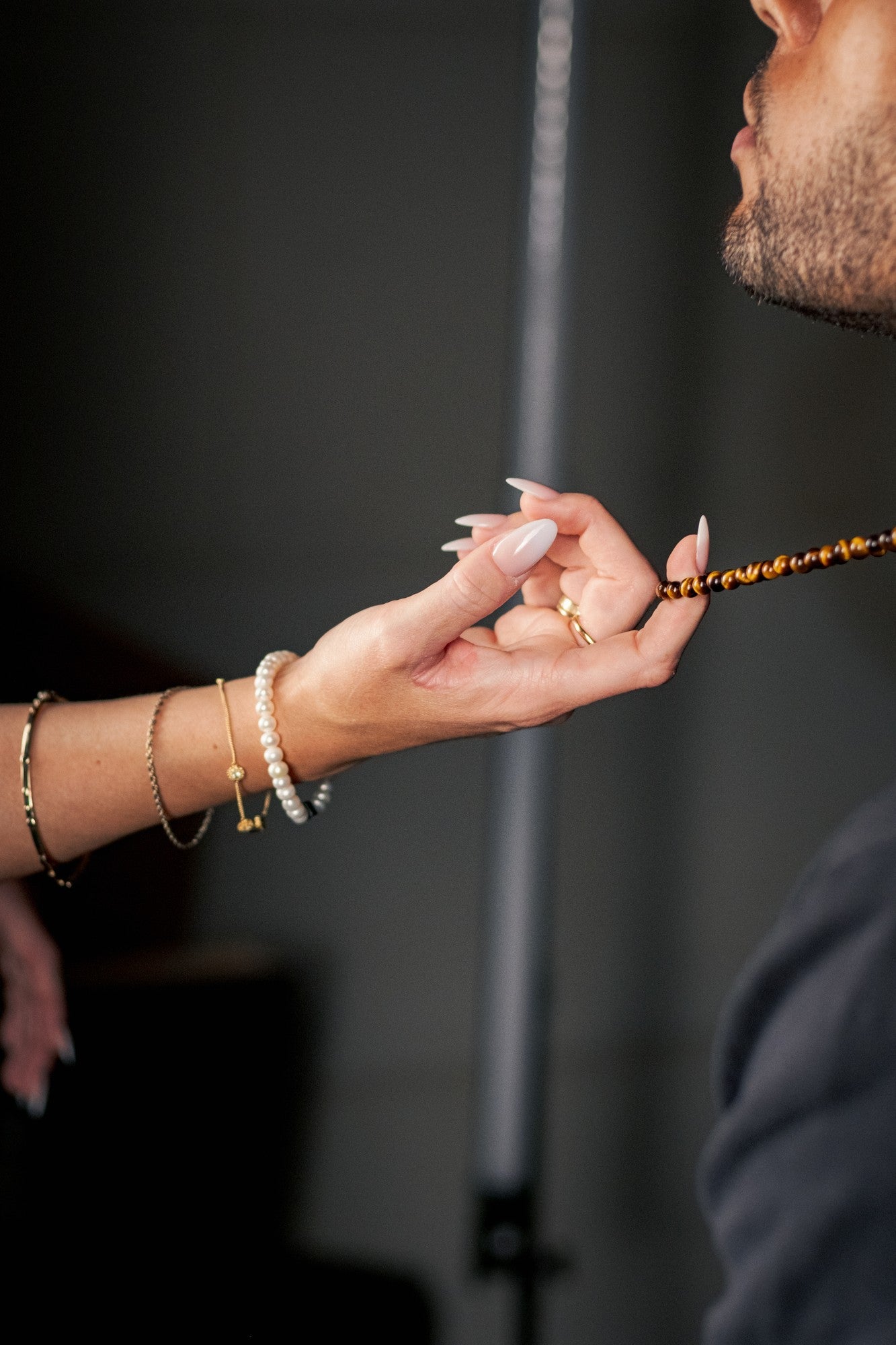 Mannen ketting: welke steen, lengte & hoe je hem draagt